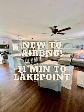 11 min to Lakepoint, 3 bedroom